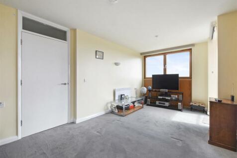 09-7e20GCWT - 91 Donnington Court -Reception 2 -Or