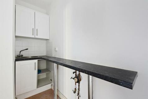 02-3895GCWT -  Unit 6 Bridge House - Kitchen - Ori