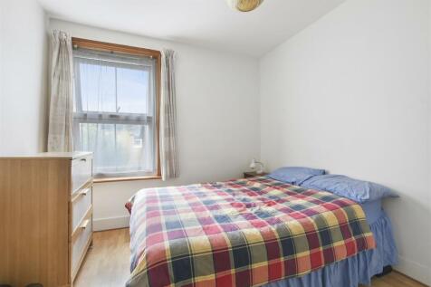 03-8fcbGCWT - FFF 37 Earlsmead Road - Bedroom 2 -O