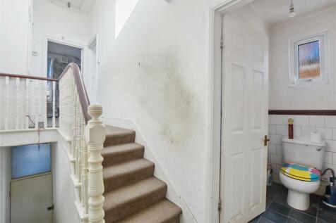 11-c935GCWT - FFF 78 Wakeman Road - Hall -Original