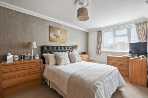 01-772eGCWT - 25 Athelstan Gdns - Bedroom 2 -Origi