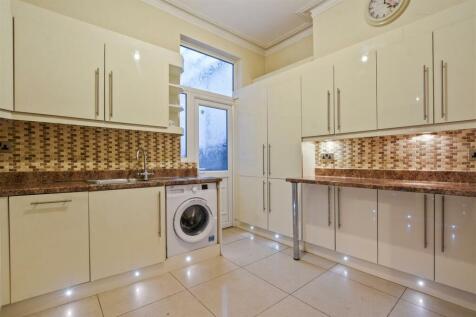 09-5e80GCWT - GFF 37 Lushington Road - Kitchen 2 -
