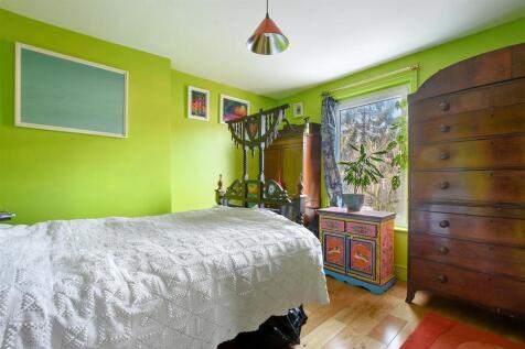03-1442GCWT - 60 Clifford Gdns - Bedroom 2 -Origin