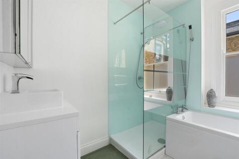 01-a1dcGCWT - 8C Chevening Road - Bathroom -Origin