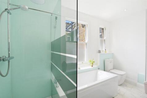 02-ab1bGCWT - 8C Chevening Road - Bathroom 2 -Orig