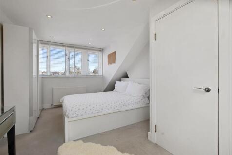 03-d3b5GCWT - Flat B 27 Leghorn Road - Bedroom 3 -
