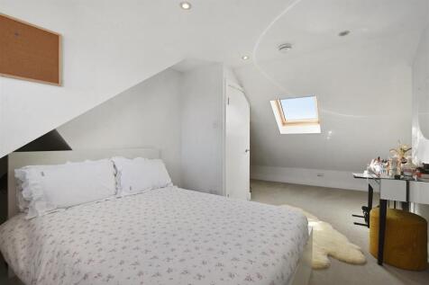 05-daa2GCWT - Flat B 27 Leghorn Road - Bedroom 5 -