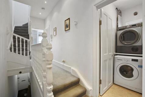 09-5922GCWT - Flat B 27 Leghorn Road - Hall -Origi