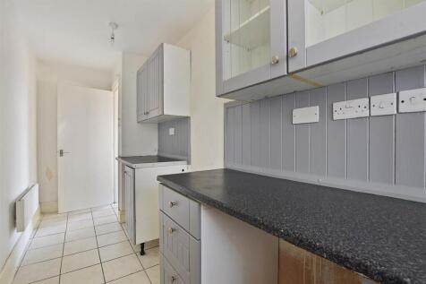 10-8a1cGCWT - Flat C 4-6 Chamberlayne Road - Kitch