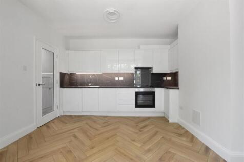 13-8518GCWT - 84 Longstone Ave - Reception 4 -Orig