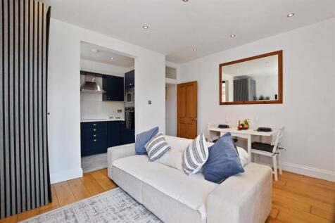 12-5f8bGCWT - 27 Furness Road - Reception 2 -Origi