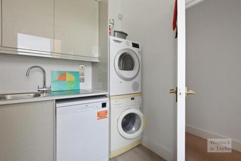 07-2513GCWT - FFF 119 Fernhead Road - Kitchen 3 -O