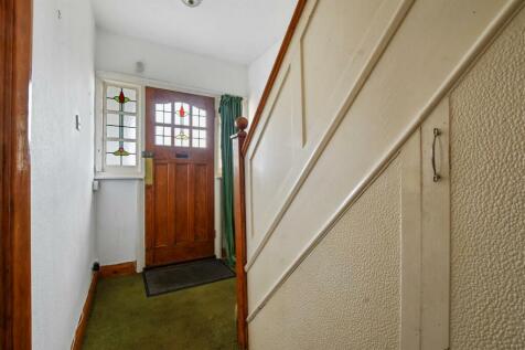 11-41d2GCWT - 208 Portland Crescent - Entrance -Or
