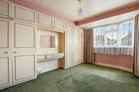 04-6625GCWT - 208 Portland Crescent - Bedroom -Ori