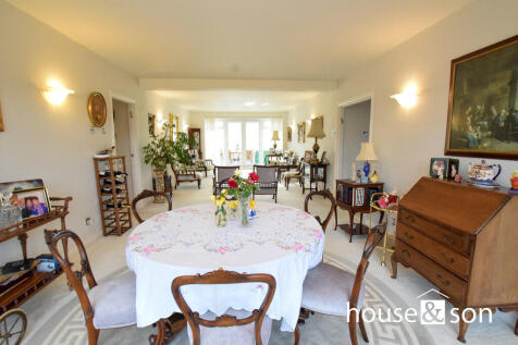 lounge and diner