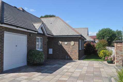 3 bedroom Bungalow for rent