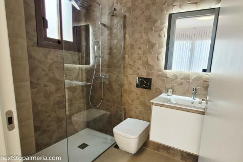 En-suite bathroom