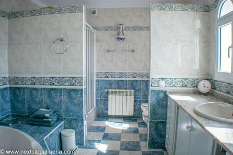 En suite bathroom