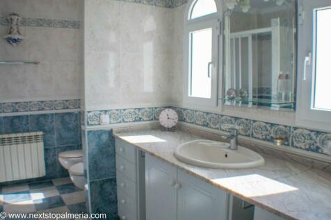 En suite bathroom