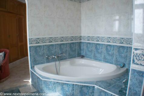 En suite bathroom