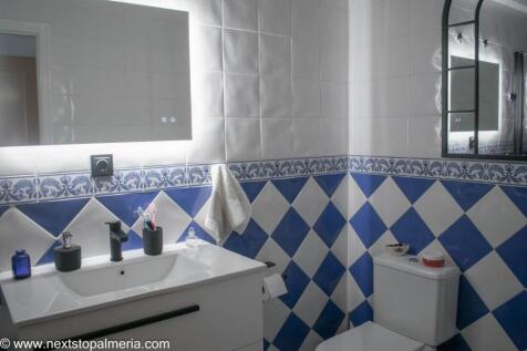 En suite bathroom