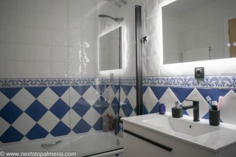 En suite bathroom