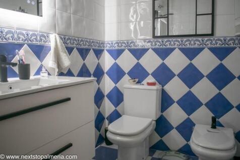 En suite bathroom