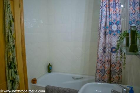 En suite to master