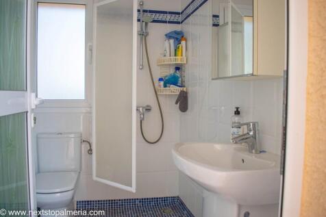 Pool wet room