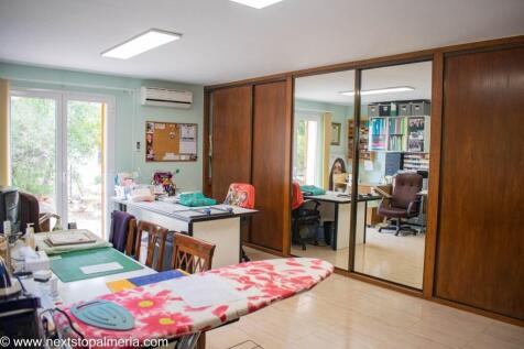 Bed 4 - craft studio
