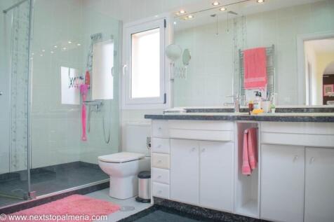 En suite to master