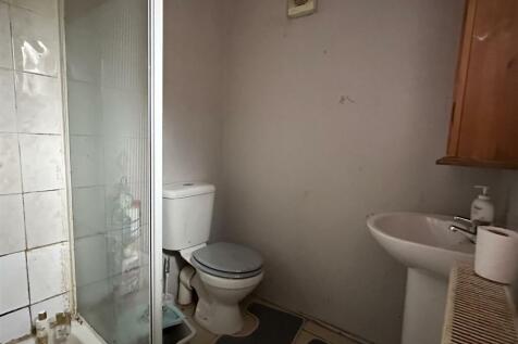Family Shower Room