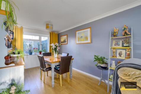 Lounge / Dining Room