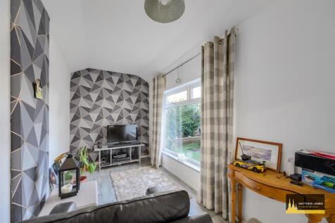 Second Lounge / Snug / Bedroom Five