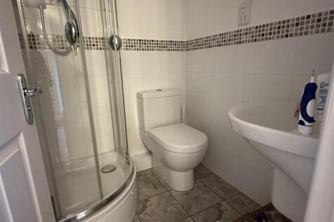 Master En-Suite Shower Room
