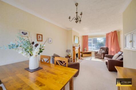 Lounge / Dining Room