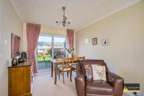 Lounge / Dining Room