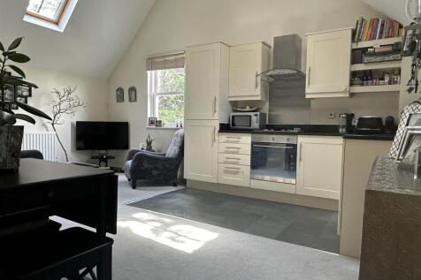 Open Plan Kitchen / Dining Room
