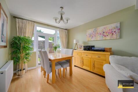 Lounge/ Dining