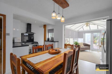 Open Plan Kitchen Dining Room