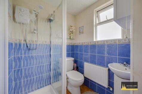 Master Bedroom En-Suite