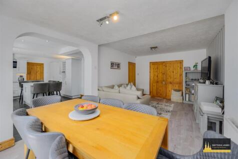 Family / Dining Room