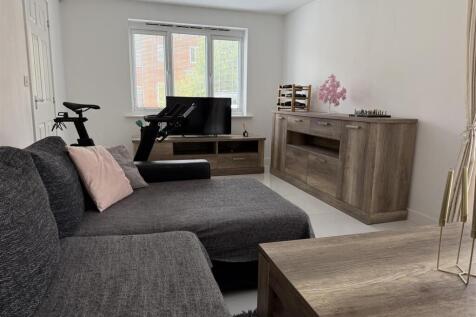 Lounge Dining Room