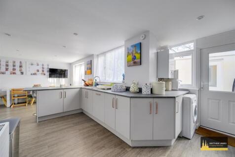 Open Plan Kitchen Dining Room