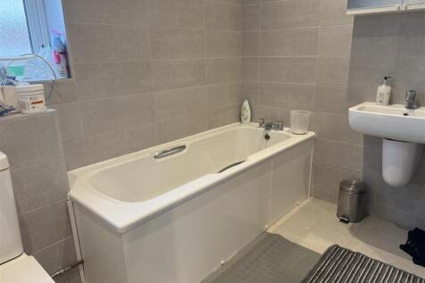 Bath &amp; Shower Room