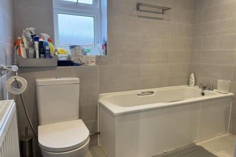Bath &amp; Shower Room