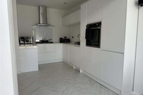 Modern Open Plan Kitchen