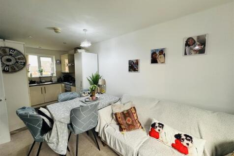 Open plan Kitchen and Lounge