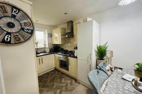 Open plan Kitchen and Lounge