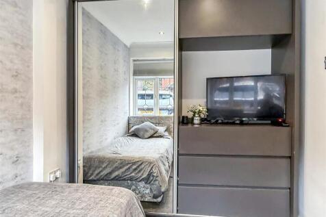 Bedroom Four / Study / Home Office / Studio